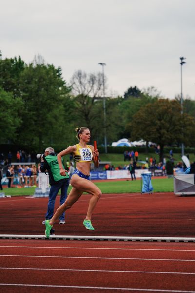 Marie Burchard (StG ATK-Koenigstein-Gross Gerau) am 29.04.2023 bei den deutschen Meisterschaften Langstaffel in Bietigheim-Bissingen
