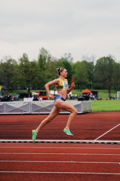 Marie Burchard (StG ATK-Koenigstein-Gross Gerau) am 29.04.2023 bei den deutschen Meisterschaften Langstaffel in Bietigheim-Bissingen