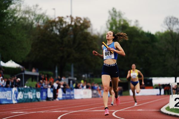 Hanna Klein (LAV Stadtwerke Tuebingen) am 29.04.2023 bei den deutschen Meisterschaften Langstaffel in Bietigheim-Bissingen