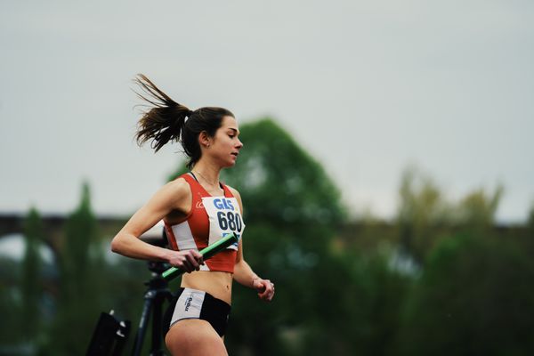 Franziska Dinkelborg (LG Brillux Muenster) am 29.04.2023 bei den deutschen Meisterschaften Langstaffel in Bietigheim-Bissingen