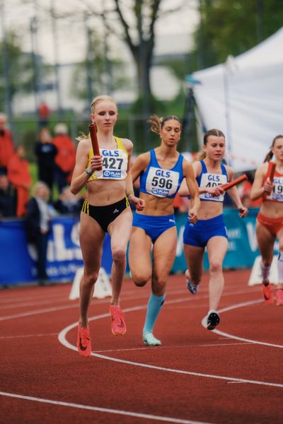 Paula Terhorst (VfL Loeningen), Nele Fiedler (LAC Erdgas Chemnitz), Valeria Haase (LG Eichsfeld) am 29.04.2023 bei den deutschen Meisterschaften Langstaffel in Bietigheim-Bissingen