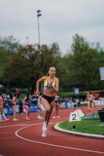 Carolin Hinrichs (VfL Loeningen) am 29.04.2023 bei den deutschen Meisterschaften Langstaffel in Bietigheim-Bissingen