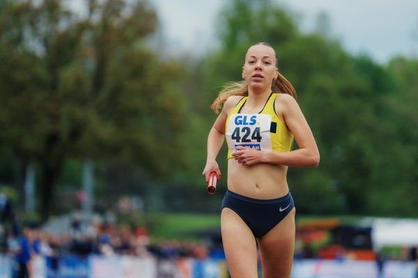 Carolin Hinrichs (VfL Loeningen) am 29.04.2023 bei den deutschen Meisterschaften Langstaffel in Bietigheim-Bissingen