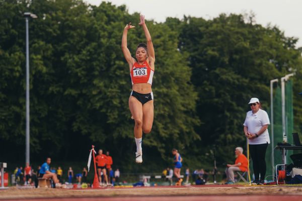 Samira Attermeyer (LG Olympia Dortmund) am 07.06.2023 beim Jump n Run Meeting im Stadion Dortmund-Hacheney in Dortmund