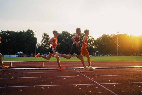 Fabio Heitboehmer (LG Olympia Dortmund), Lorenz Rau (ASC 1990 Breidenbach), Steffen Riestenpatt (TSV Bayer 04 Leverkusen) am 07.06.2023 beim Jump n Run Meeting im Stadion Dortmund-Hacheney in Dortmund