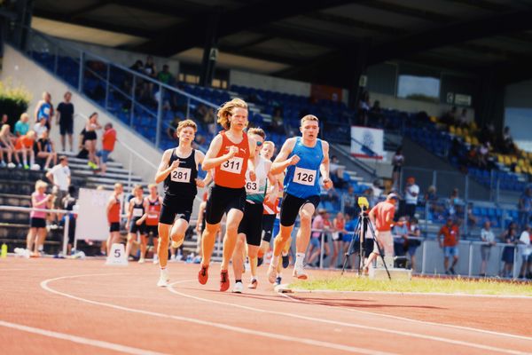 Paul Langkopf (SC Melle 03), Linus Wuestefeld (LG Eichsfeld), Simon Foerstner (TV Lilienthal) am 11.06.2023 waehrend den NLV + BLV U20/U16 Landesmeisterschaften im Stadion Berliner Ring in Verden