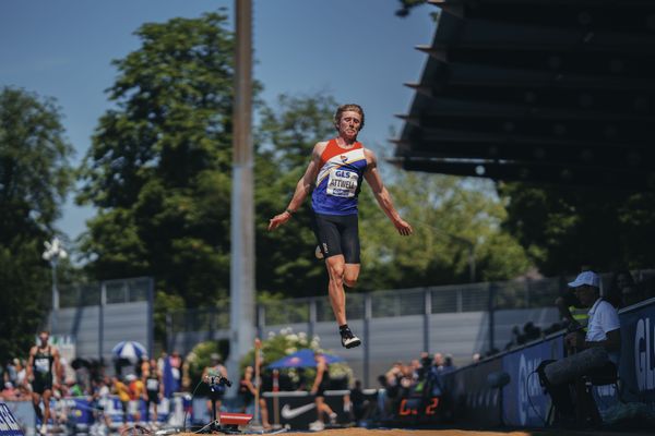 Max Attwell (NZL Neuseeland) im Weitsprung am 17.06.2023 beim Stadtwerke Ratingen Mehrkampf-Meeting im Stadion am Stadionring in Ratingen