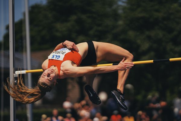 Shaina Burns (USA/Vereinigte Staaten von Amerika) im Hochsprung am 17.06.2023 beim Stadtwerke Ratingen Mehrkampf-Meeting im Stadion am Stadionring in Ratingen