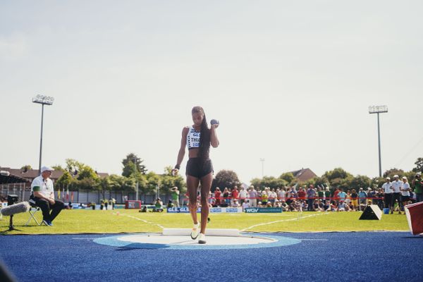 Nafissatou Thiam (BEL/Belgien) beim Kugelstoßen am 17.06.2023 beim Stadtwerke Ratingen Mehrkampf-Meeting im Stadion am Stadionring in Ratingen