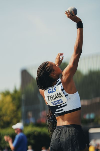 Nafissatou Thiam (BEL/Belgien) beim Kugelstoßen am 17.06.2023 beim Stadtwerke Ratingen Mehrkampf-Meeting im Stadion am Stadionring in Ratingen