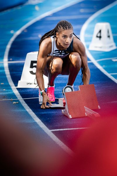 Nafissatou Thiam (BEL/Belgien) ueber 200m am 17.06.2023 beim Stadtwerke Ratingen Mehrkampf-Meeting im Stadion am Stadionring in Ratingen