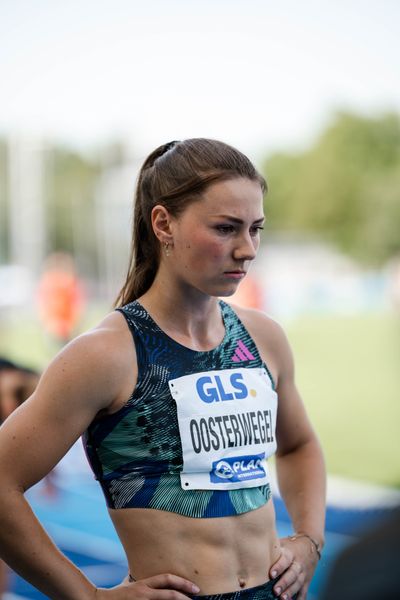 Emma Oosterwegel (NED/Niederlande) ueber 200m am 17.06.2023 beim Stadtwerke Ratingen Mehrkampf-Meeting im Stadion am Stadionring in Ratingen