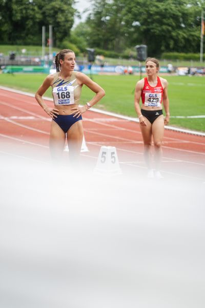 Lara Tortell (Athletics Team Karben), Lucia Sturm (TSV Moselfeuer Lehmen) am 01.07.2023 waehrend den deutschen U23 Leichtathletik-Meisterschaften im Jahnstadion in Göttingen