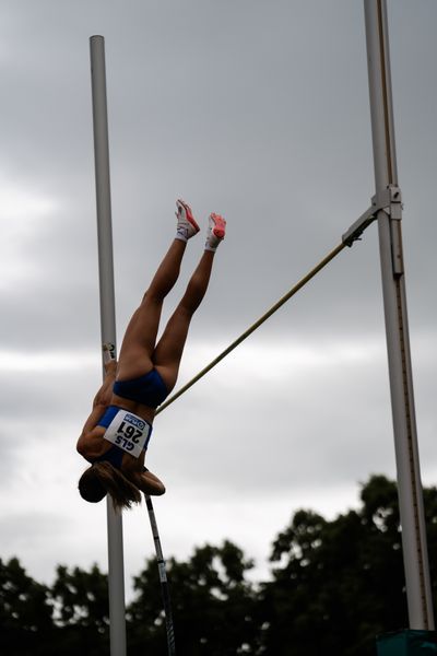 Stabhochsprung am 01.07.2023 mit Luisa-Sophie Peck (1. LAV Rostock) waehrend den deutschen U23 Leichtathletik-Meisterschaften im Jahnstadion in Göttingen