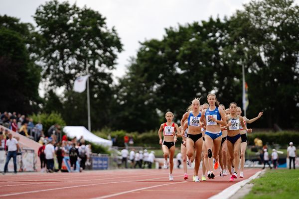 Lisa Merkel (LG Region Karlsruhe), Fabiane Meyer (TV Westfalia Epe), Verena Meisl (TV Wattenscheid 01), Charlotte Augenstein (Athletics Team Karben), Nele Heymann (TuS Haren) am 02.07.2023 waehrend den deutschen U23 Leichtathletik-Meisterschaften im Jahnstadion in Göttingen