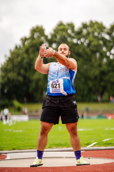 Tizian Lauria (VfL Sindelfingen) beim Kugelstoßen am 02.07.2023 waehrend den deutschen U23 Leichtathletik-Meisterschaften im Jahnstadion in Göttingen