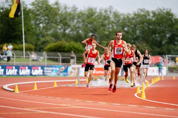 Marco Sietmann (LG Brillux Muenster) ueber 3000m Hindernis am 02.07.2023 waehrend den deutschen U23 Leichtathletik-Meisterschaften im Jahnstadion in Göttingen