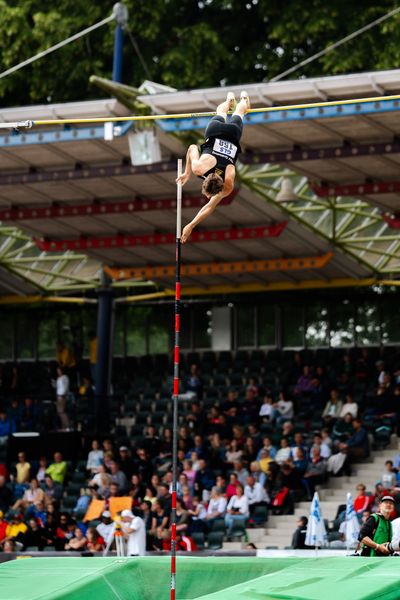 Louis Proebstle (TSV Graefelfing) am 02.07.2023 waehrend den deutschen U23 Leichtathletik-Meisterschaften im Jahnstadion in Göttingen