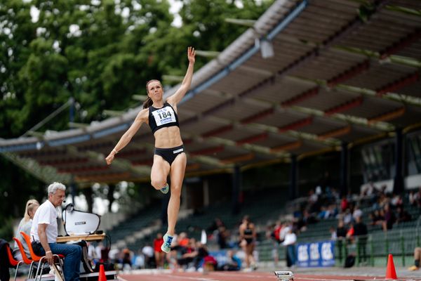 Lucie Kienast (Eintracht Frankfurt e.V.) am 02.07.2023 waehrend den deutschen U23 Leichtathletik-Meisterschaften im Jahnstadion in Göttingen