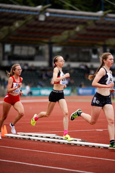 Paula Heide (Lueneburger SV) und Lucia Hemeling (SCC Berlin) am 02.07.2023 waehrend den deutschen U23 Leichtathletik-Meisterschaften im Jahnstadion in Göttingen