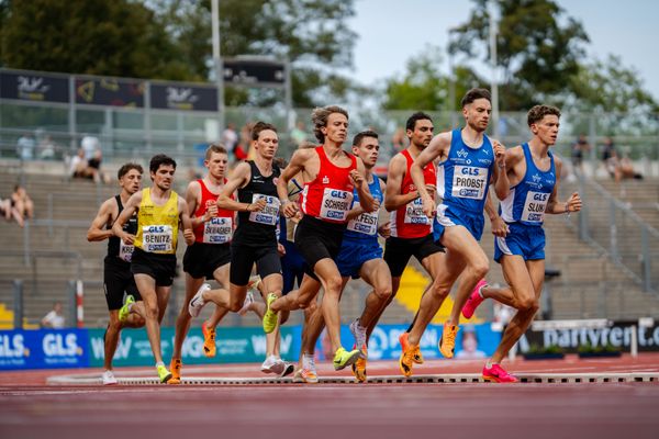 1500m Finale mit Marius Probst (TV Wattenscheid 01), Maximilian Sluka (TV Wattenscheid 01), Christoph Kessler (LG Region Karlsruhe), Elias Schreml (LG Olympia Dortmund), Timo Benitz (LG farbtex Nordschwarzwald) während der 113. Deutschen Leichtathletik-Meisterschaften am 09.07.2023 im Auestadion in Kassel