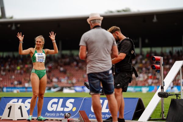 Luna Thiel (Vfl Wolfsburg) am 400m Start während der 113. Deutschen Leichtathletik-Meisterschaften am 09.07.2023 im Auestadion in Kassel