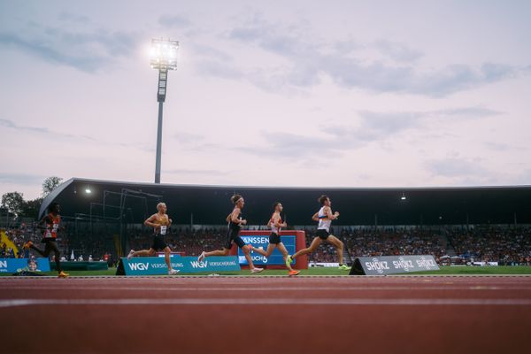 Aaron Davor Bienenfeld (SSC Hanau-Rodenbach), Maximilian Thorwirth (SFD 75 Duesseldorf-Sued), Mohamed Abdilaahi (LG Olympia Dortmund), Sam Persons (SCC Berlin), Florian Bremm (LSC Hoechstadt/Aisch) während der 113. Deutschen Leichtathletik-Meisterschaften am 09.07.2023 im Auestadion in Kassel