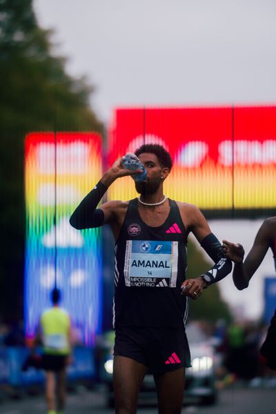 Amanal Petros (GER/Germany) am 24.09.2023 beim Berlin Marathon in Berlin