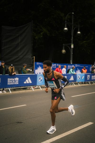 Amanal Petros (GER/Germany) am 24.09.2023 beim Berlin Marathon in Berlin