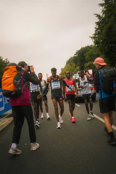 Amanal Petros (GER/Germany) am 24.09.2023 beim Berlin Marathon in Berlin