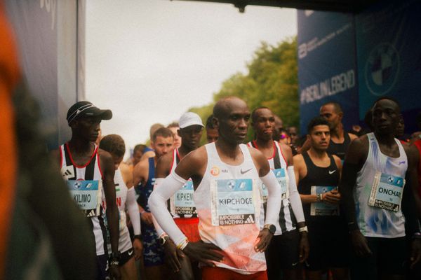 Eliud Kipchoge (KEN/Kenya) kurz vor dem Start am 24.09.2023 beim Berlin Marathon in Berlin