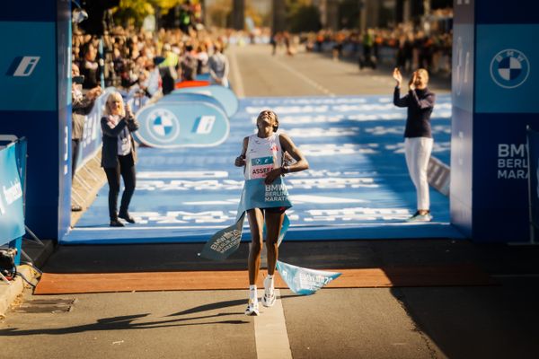 Tigst Assefa (ETH/Ethiopia) am 24.09.2023 beim Berlin Marathon in Berlin