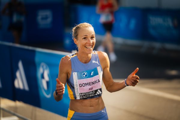 Domenika Mayer (GER/ Germany) im Ziel am 24.09.2023 beim Berlin Marathon in Berlin