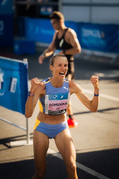 Domenika Mayer (GER/ Germany) im Ziel am 24.09.2023 beim Berlin Marathon in Berlin