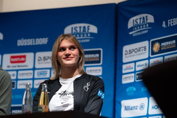 Franziska Schuster (GER) während der internationalen Pressekonferenz zum 4. ISTAF INDOOR Düsseldorf am 02.02.2024 im Meliá Hotel in Düsseldorf