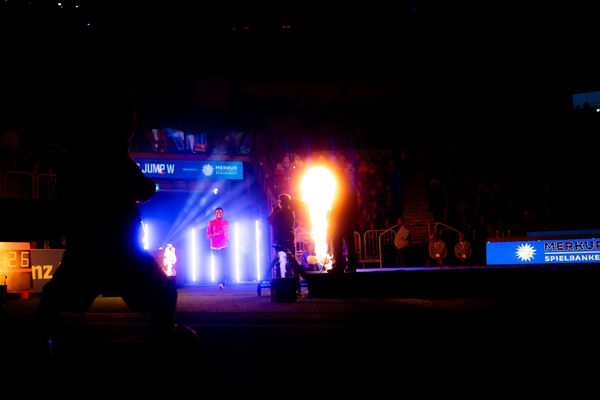 Esraa Owis (EGY) beim 4. ISTAF INDOOR Düsseldorf am 04.02.2024 im PSD Bank Dome in Düsseldorf