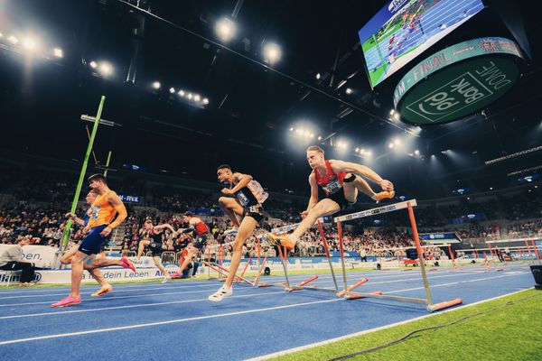 Stefan Volzer (GER/TSV Bayer 04 Leverkusen), Manuel Mordi (GER/Hamburger SV GER), Asier Martinez (ESP) ueber 60 Hürden beim 4. ISTAF INDOOR Düsseldorf am 04.02.2024 im PSD Bank Dome in Düsseldorf
