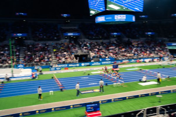 Monika Zapalska (GER/TV Wattenscheid 01), Franziska Schuster (GER/TSV Bayer 04 Leverkusen), Viktória Forster (SVK), Amber Hughes (USA), Mette Graversgaard (DEN), Marlene Meier (GER/TSV Bayer 04 Leverkusen) beim 4. ISTAF INDOOR Düsseldorf am 04.02.2024 im PSD Bank Dome in Düsseldorf