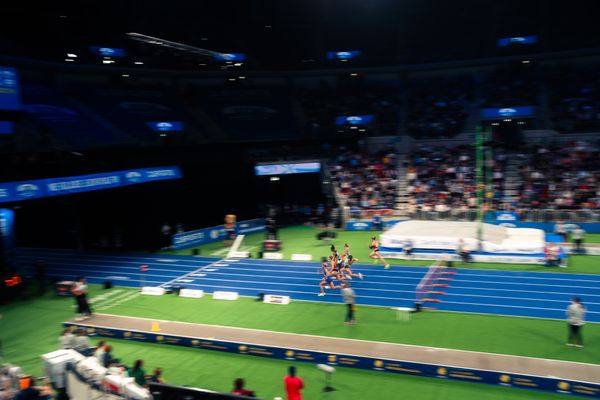 Monika Zapalska (GER/TV Wattenscheid 01), Franziska Schuster (GER/TSV Bayer 04 Leverkusen), Viktória Forster (SVK), Amber Hughes (USA), Mette Graversgaard (DEN), Marlene Meier (GER/TSV Bayer 04 Leverkusen) beim 4. ISTAF INDOOR Düsseldorf am 04.02.2024 im PSD Bank Dome in Düsseldorf