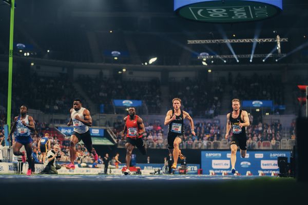 Jeremiah Azu (GBR), Emmanuel Matadi (LBR), Arthur Gue Cisse (CIV), Kevin Kranz (GER/Sprintteam Wetzlar), Aleksandar Askovic (GER/LG Stadtwerke München) im 60m Finale beim 4. ISTAF INDOOR Düsseldorf am 04.02.2024 im PSD Bank Dome in Düsseldorf
