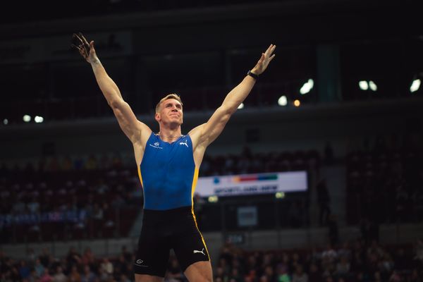 Piotr Lisek (POL) beim Stabhochsprung während des 4. ISTAF INDOOR Düsseldorf am 04.02.2024 im PSD Bank Dome in Düsseldorf