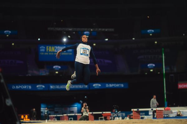 Esraa owis (EGY) im Weitsprung beim 4. ISTAF INDOOR Düsseldorf am 04.02.2024 im PSD Bank Dome in Düsseldorf
