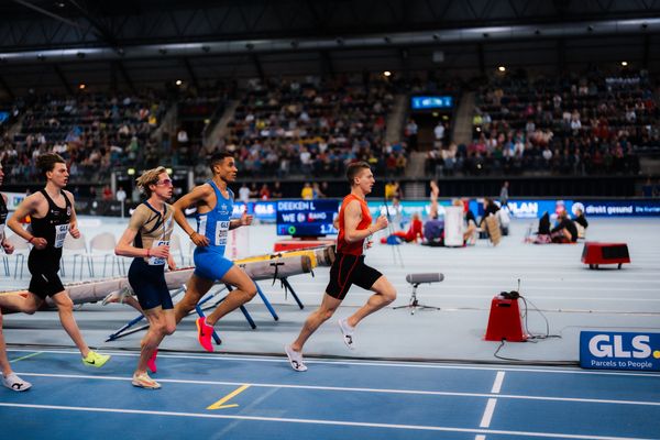 Artur Beimler (Braunschweiger Laufclub), Florian Zittel (TV Wattenscheid 01), Marc Tortell (Athletics Team Karben) am 17.02.2024 während den 71. Deutschen Leichtathletik-Hallenmeisterschaften in der QUARTERBACK Immobilien ARENA in Leipzig