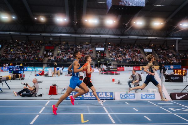 Artur Beimler (Braunschweiger Laufclub), Florian Zittel (TV Wattenscheid 01) am 17.02.2024 während den 71. Deutschen Leichtathletik-Hallenmeisterschaften in der QUARTERBACK Immobilien ARENA in Leipzig