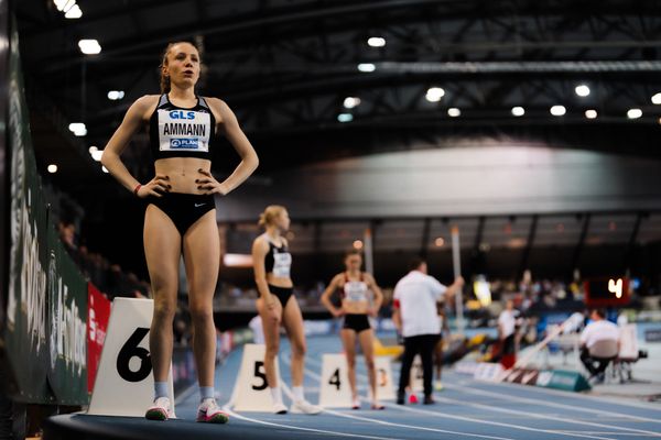 Alina Ammann (TuS Esingen) im 800m Vorlauf am 17.02.2024 während den 71. Deutschen Leichtathletik-Hallenmeisterschaften in der QUARTERBACK Immobilien ARENA in Leipzig