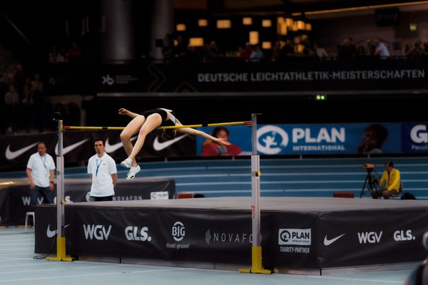 Imke Onnen (Hannover 96) beim Hochsprung am 17.02.2024 während den 71. Deutschen Leichtathletik-Hallenmeisterschaften in der QUARTERBACK Immobilien ARENA in Leipzig