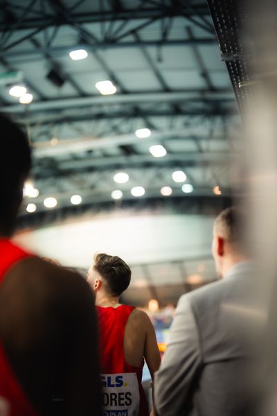 Max Nores (TSV Bayer 04 Leverkusen) vor dem 3000m Finale am 17.02.2024 während den 71. Deutschen Leichtathletik-Hallenmeisterschaften in der QUARTERBACK Immobilien ARENA in Leipzig