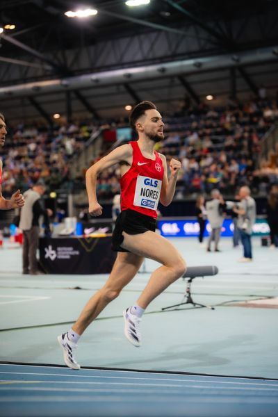 Max Nores (TSV Bayer 04 Leverkusen) im 3000m Finale am 17.02.2024 während den 71. Deutschen Leichtathletik-Hallenmeisterschaften in der QUARTERBACK Immobilien ARENA in Leipzig