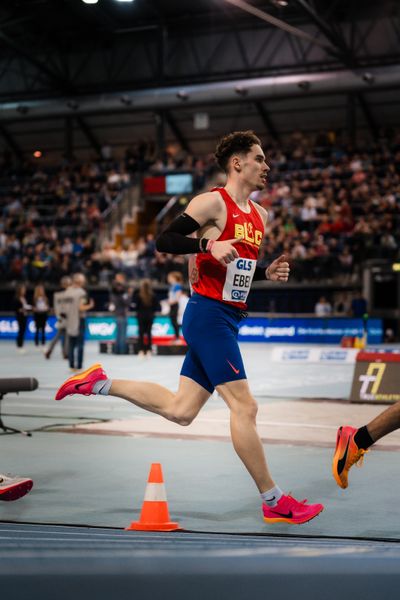 Felix Ebel (Braunschweiger Laufclub) im 3000m Finale am 17.02.2024 während den 71. Deutschen Leichtathletik-Hallenmeisterschaften in der QUARTERBACK Immobilien ARENA in Leipzig