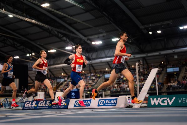 Felix Ebel (Braunschweiger Laufclub) im 3000m Finale am 17.02.2024 während den 71. Deutschen Leichtathletik-Hallenmeisterschaften in der QUARTERBACK Immobilien ARENA in Leipzig